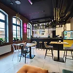 Halo Hotel
