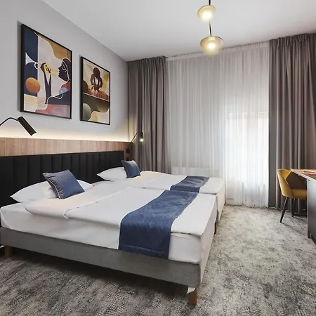 Halo Hotel 4*