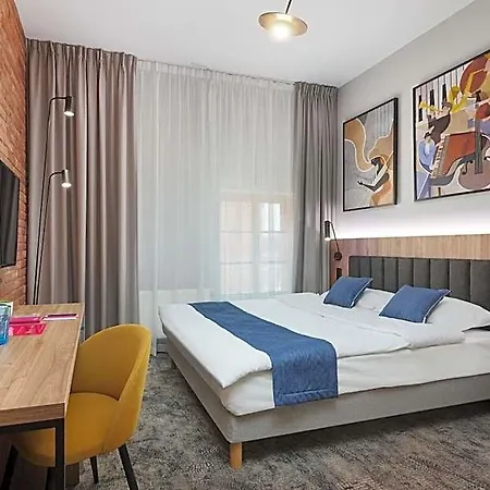 Halo Hotel
